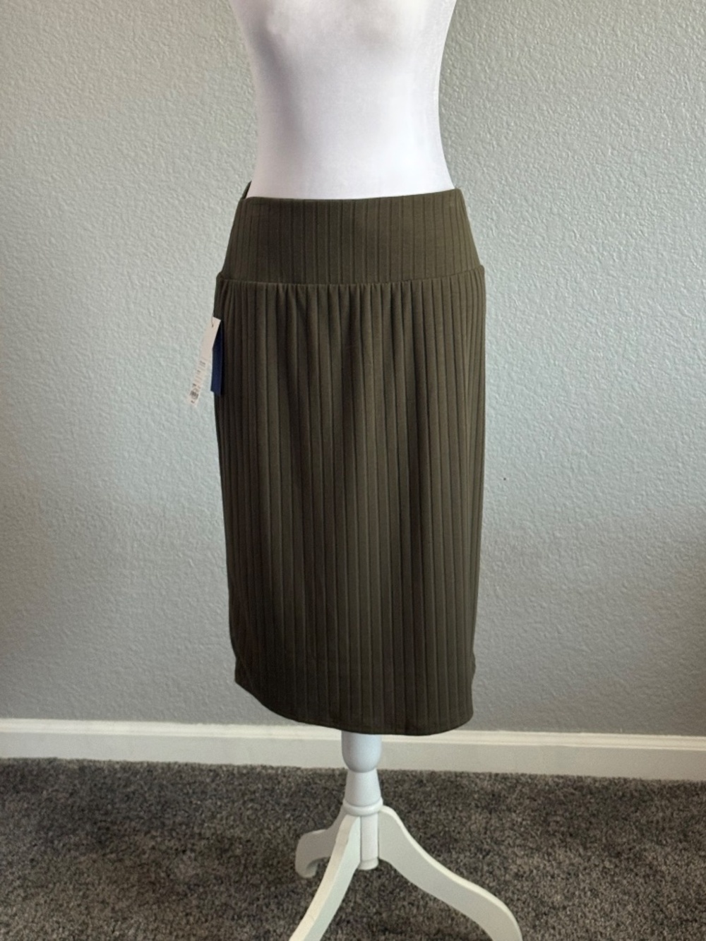 Apt. 9 Tummy Control Pencil Skirt size Large New w/Tags - Picture 2 of 6